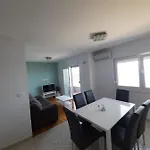 Kike Apartment *